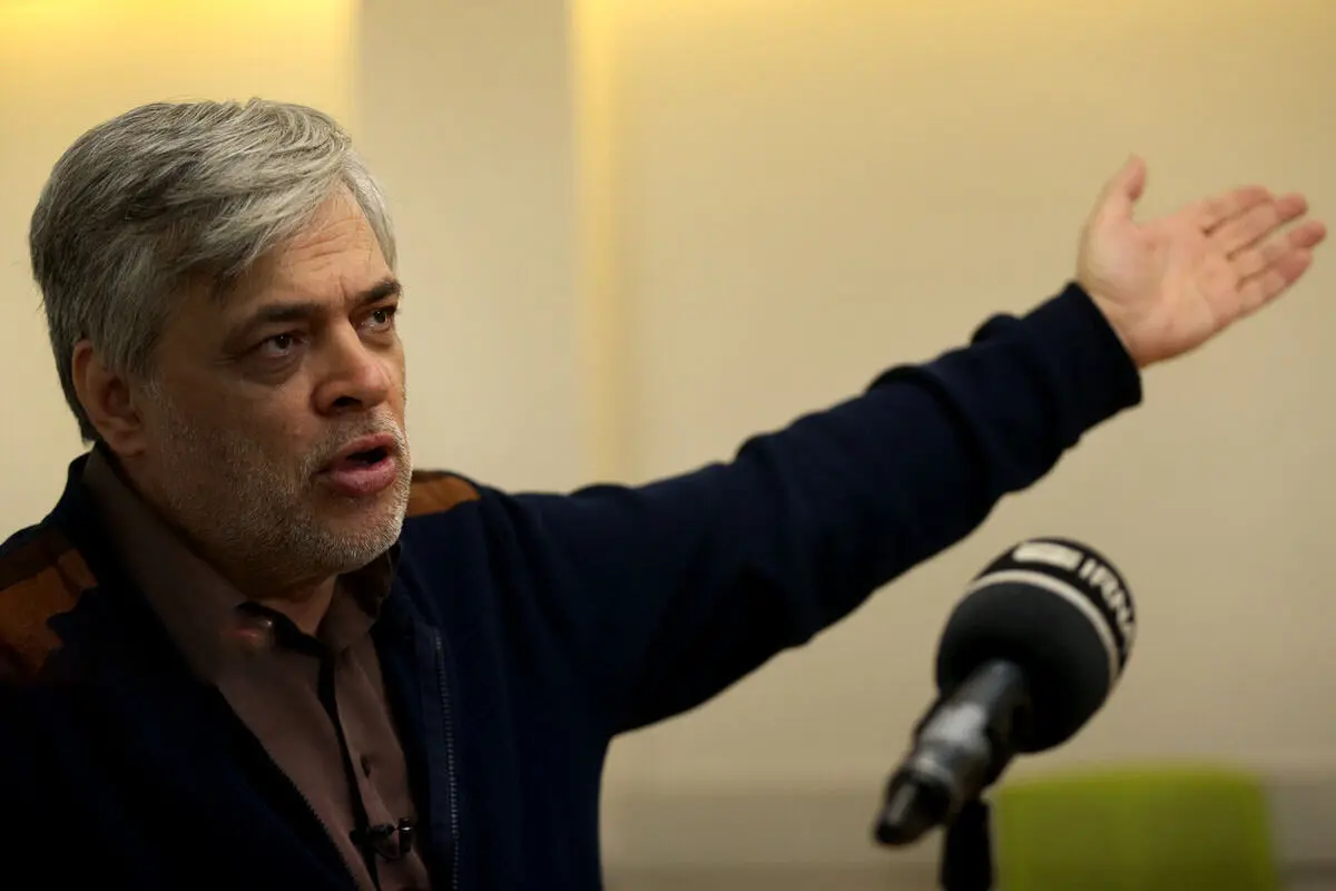 محمد مهاجری: فولاد مبارکه به زور که پول نداده است