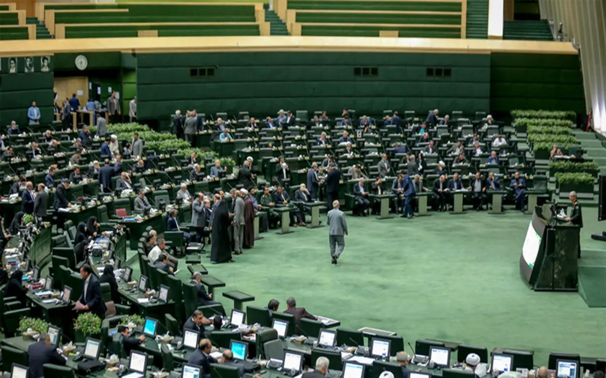 جمهوری اسلامی: آقای نماینده اقشار محروم در آلونک زندگی می‌کنند