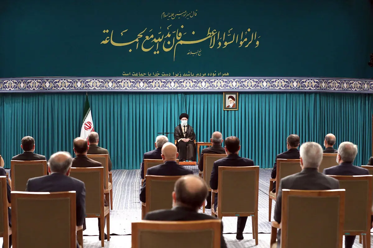 نشنیدیم کسی در دولت بگوید اختیار نداریم/ جامعه را از چشم‌انتظاری خارج کردید