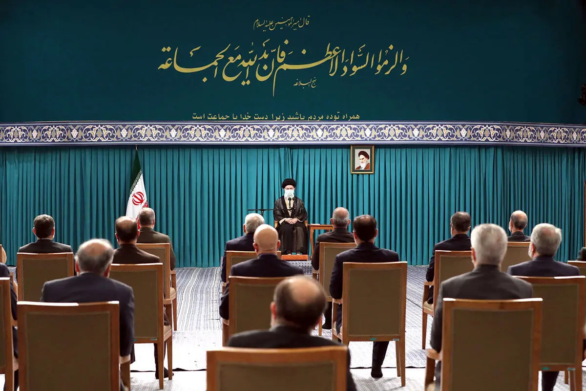 نشنیدیم کسی در دولت بگوید اختیار نداریم/ جامعه را از چشم‌انتظاری خارج کردید