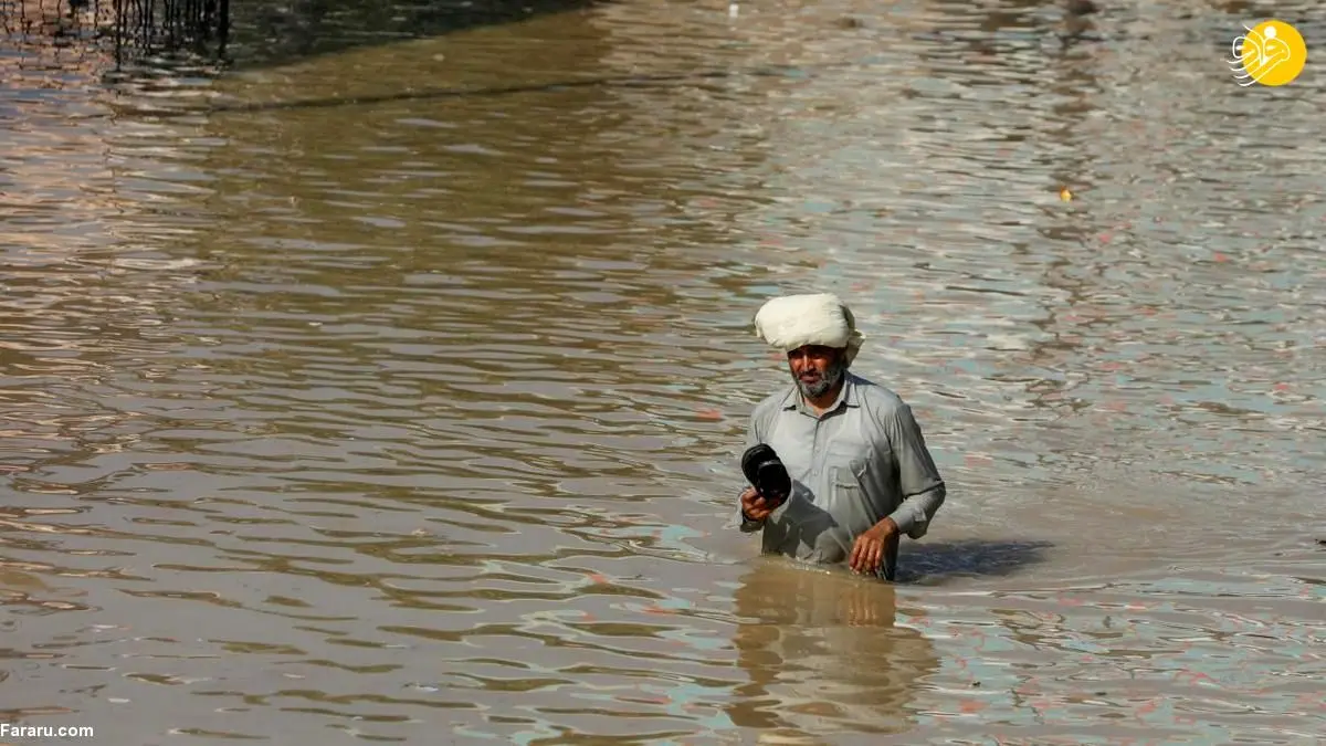 (ویدئو) نجات از سیل به سبک پاکستانی!