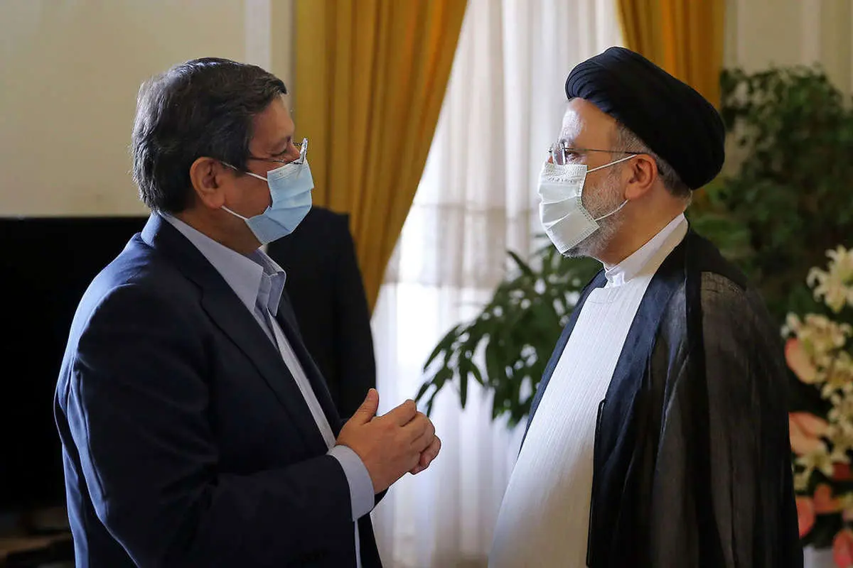 همتی: آقای رییسی، اطلاعات درست به شما ندادهاند!