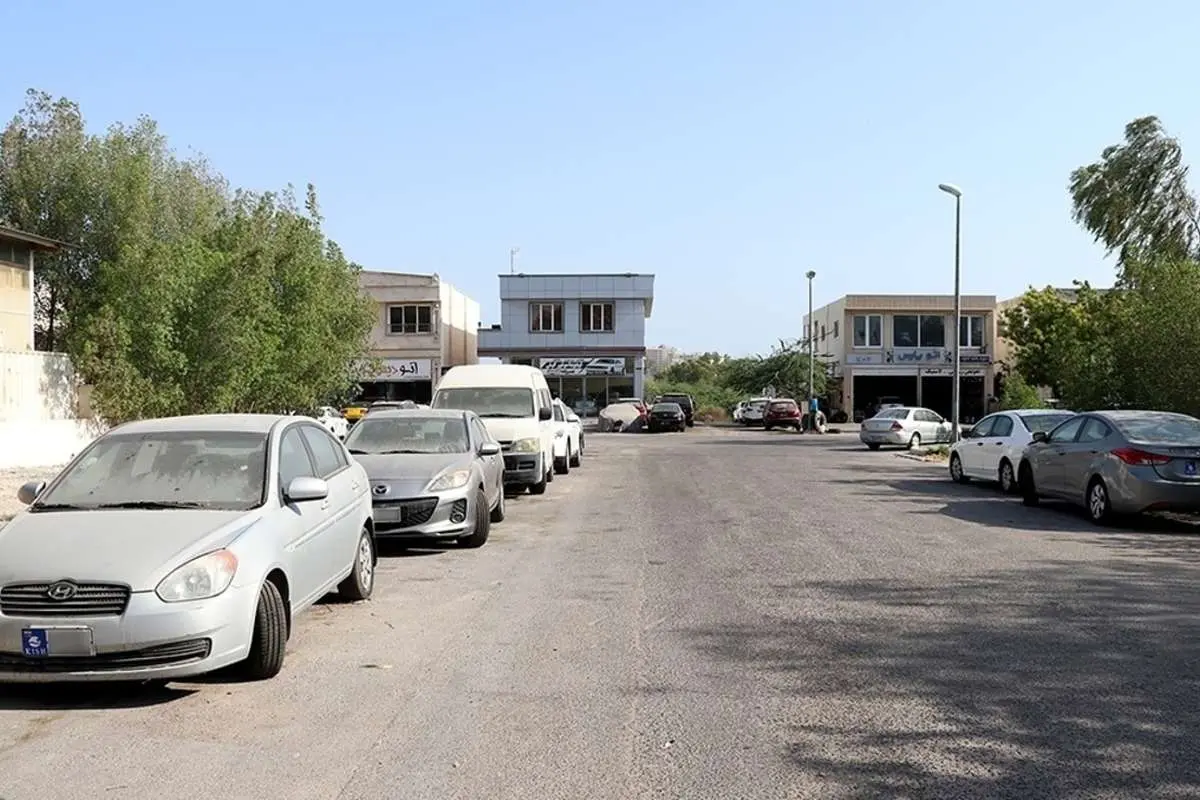 (تصاویر) گورستان خودروهای فراموش شده در کیش