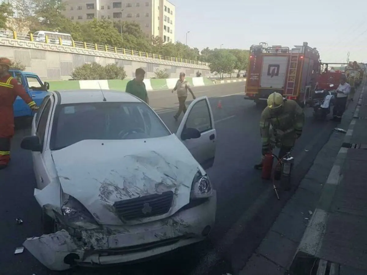 (ویدئو) اقدام عجیب راننده کامیون و تصادف تیبا