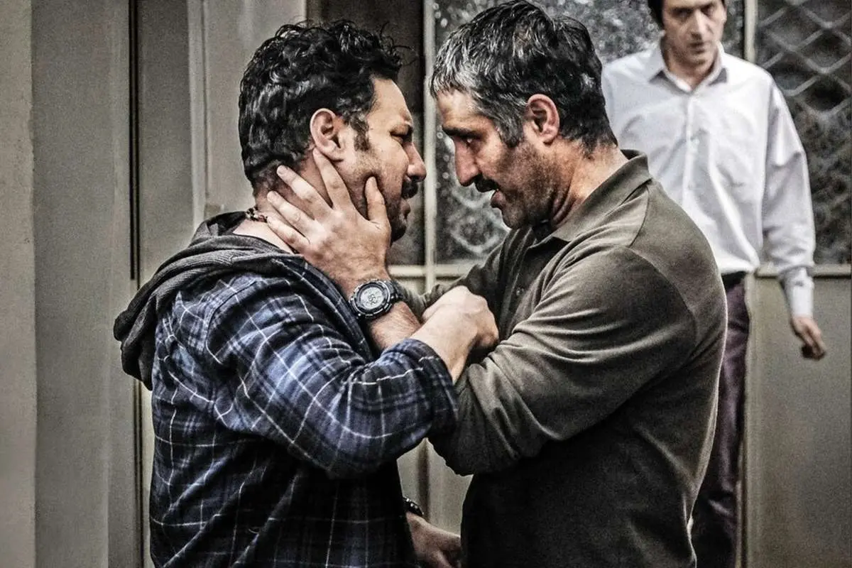 (ویدئو) زد و خورد جواد عزتی و پژمان جمشیدی در فیلم دوزیست