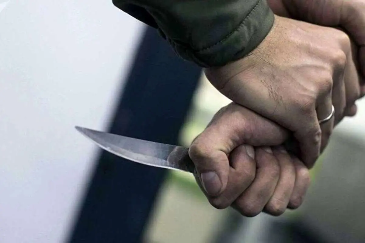 چرا مردم در مقابل زورگیرها و خفتگیرها از همدیگر دفاع نمیکنند؟