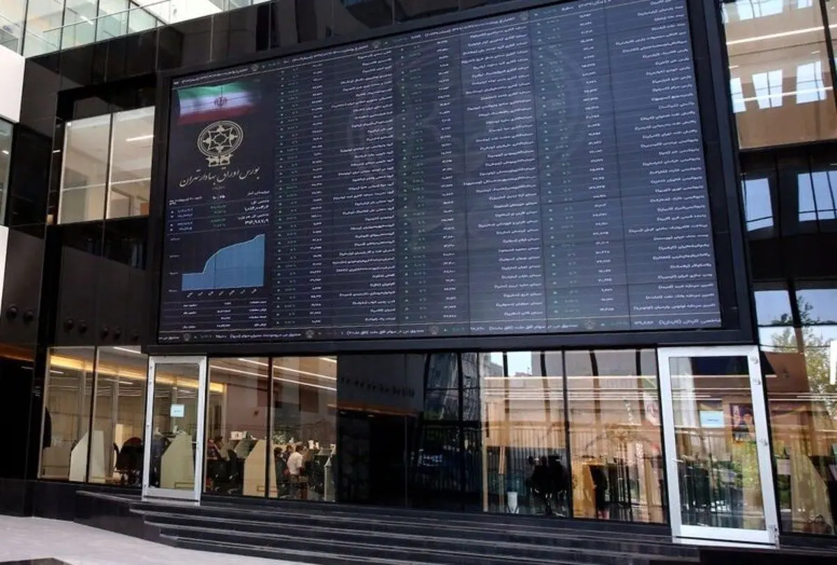 بازار بورس یکشنبه ۳۰ مرداد ۱۴۰۱؛ ریزش ۸ هزار واحدی شاخص کل