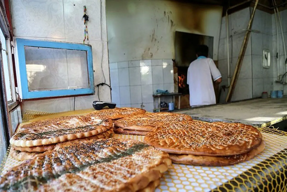 دیوار بلند خرید نان برای مهاجران افغانستانی