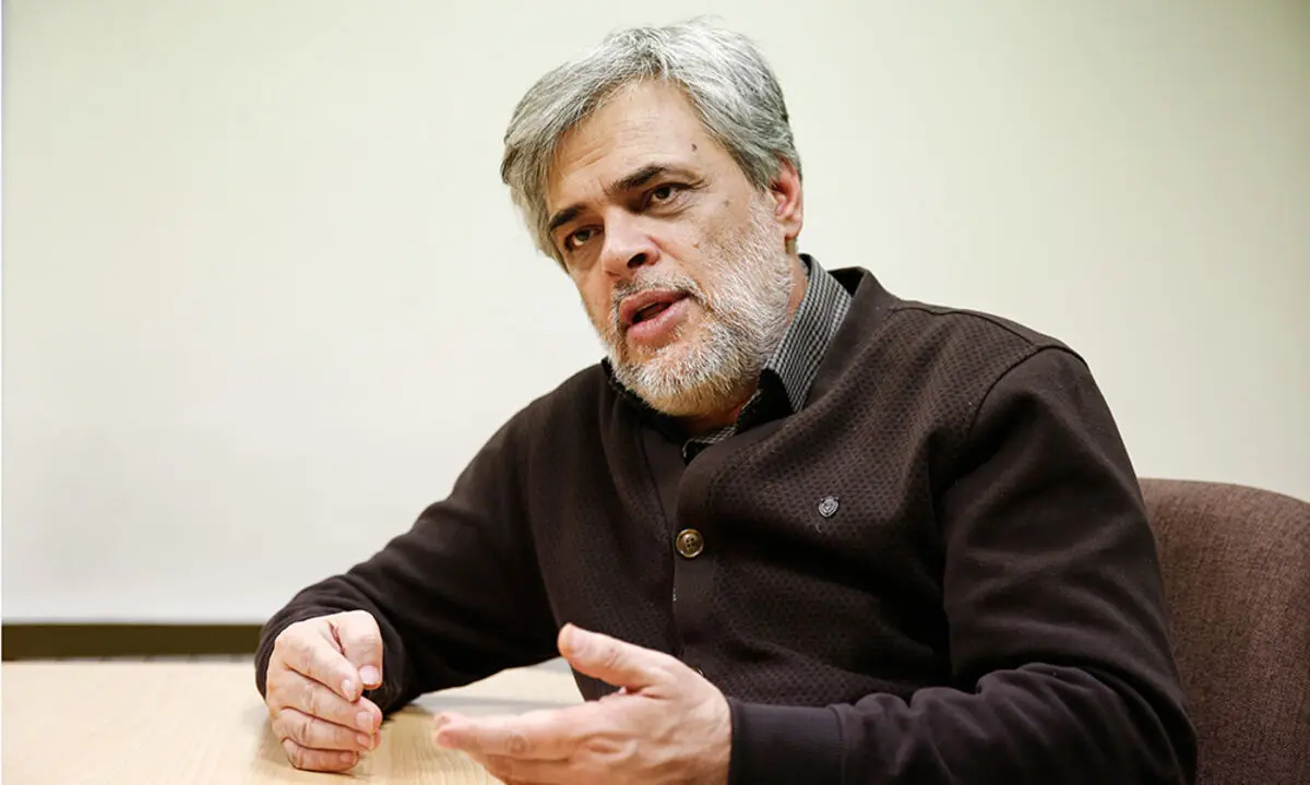 مهاجری: آن روحانی که به کریمی ناسزا گفت چه خدمتی به اسلام کرد؟