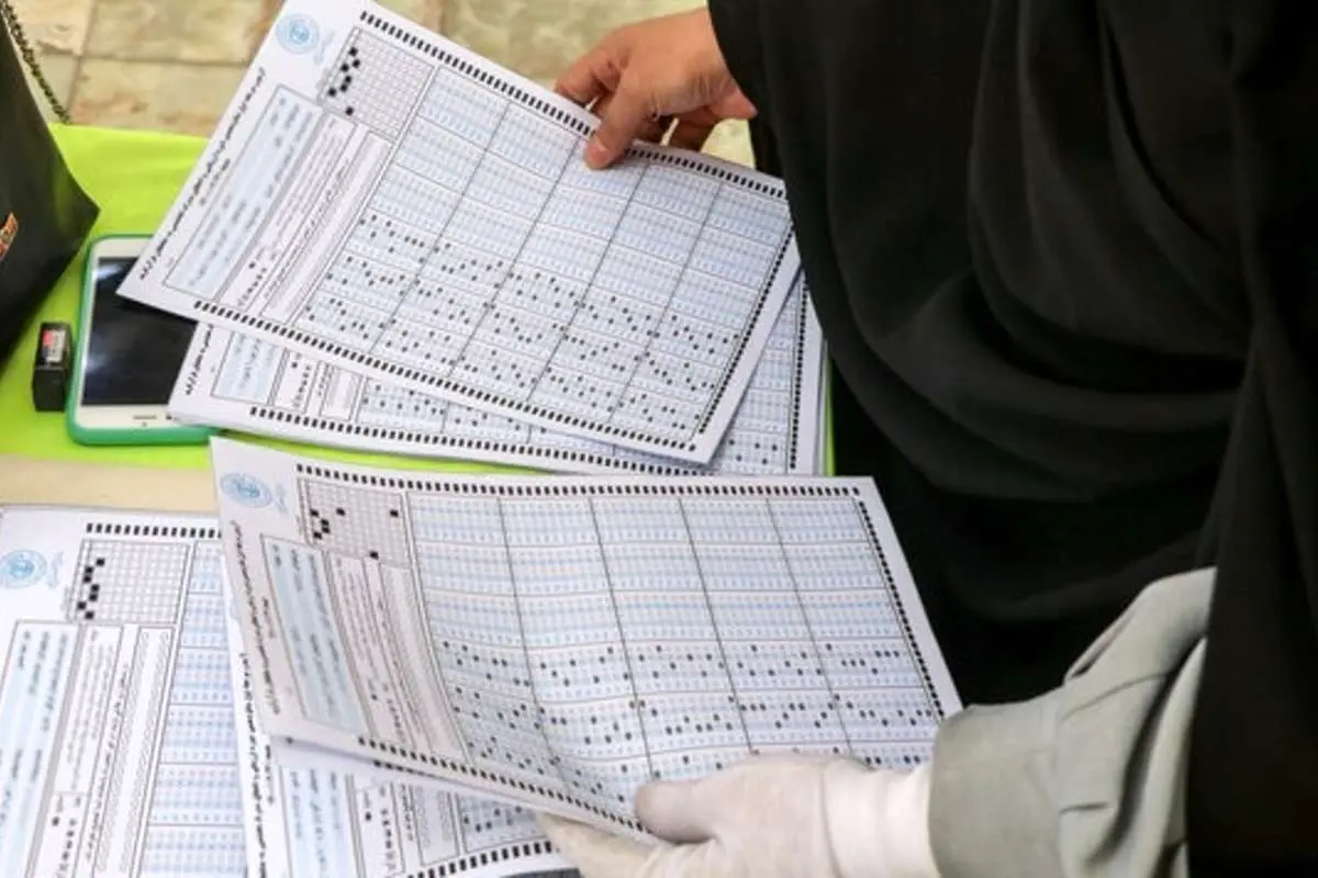 انهدام ۳ باند جعل مدارک دانشگاه آزاد در یک سال