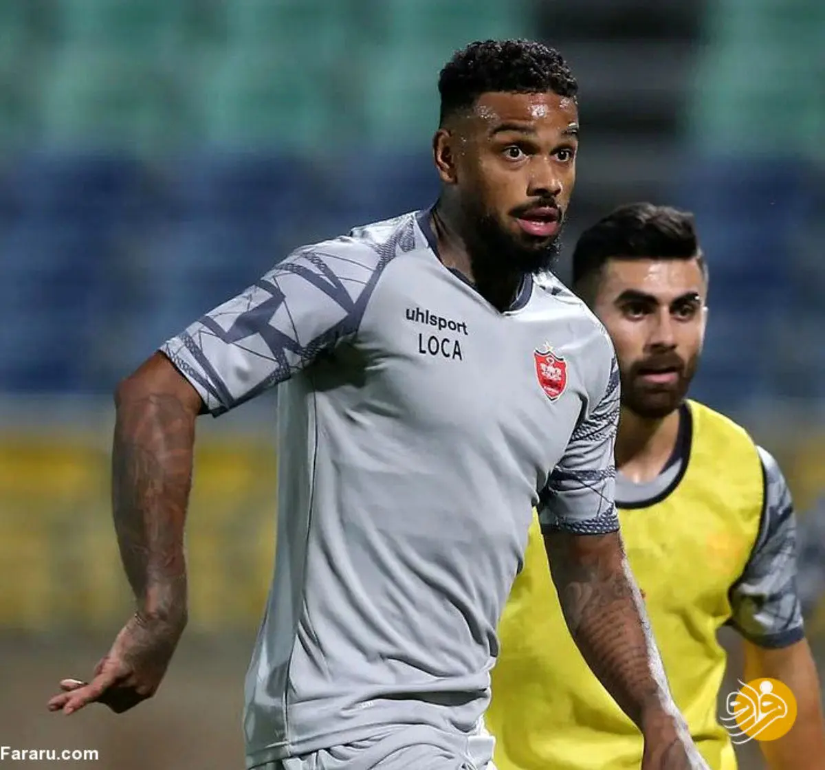 (عکس) حضور مهاجم هلندی پرسپولیس در تمرینات گروهی