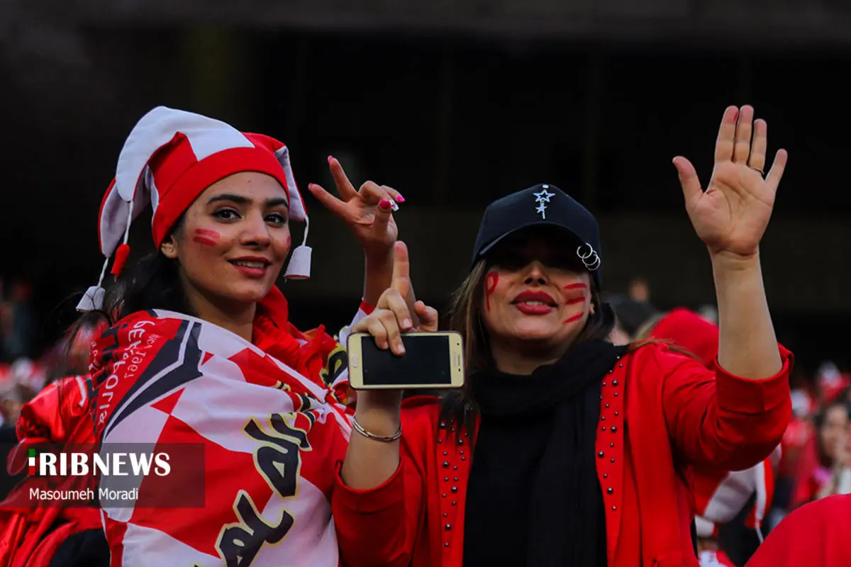 (تصاویر) نگاه دوربین رسانه‌ها به حضور زنان پرسپولیسی در آزادی