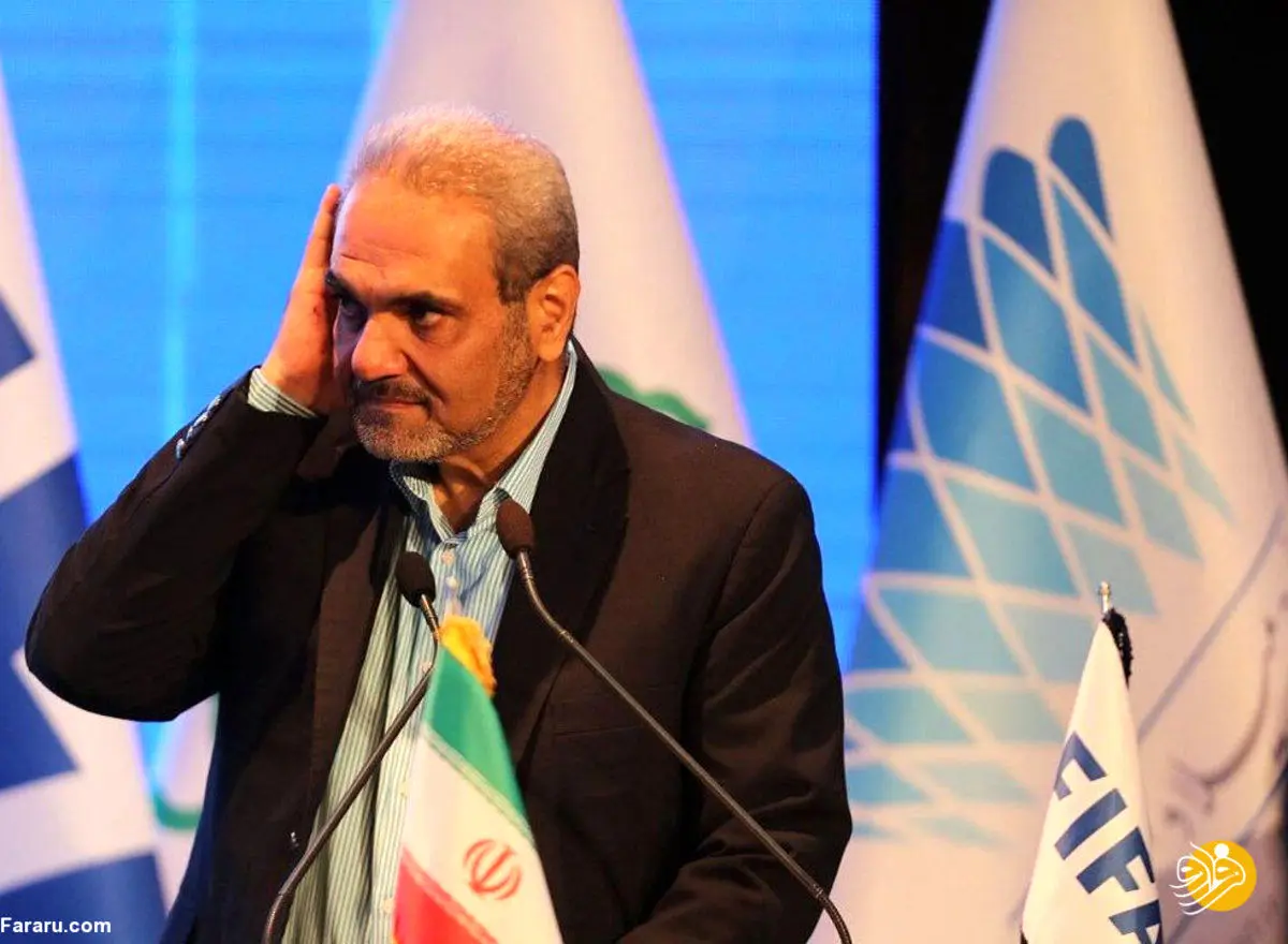 (ویدئو) واکنش خیابانی به بی‌نظمی در مراسم رونمایی از کاپ جام جهانی: اصلا من مقصرم، خاک عالم بر سر من!