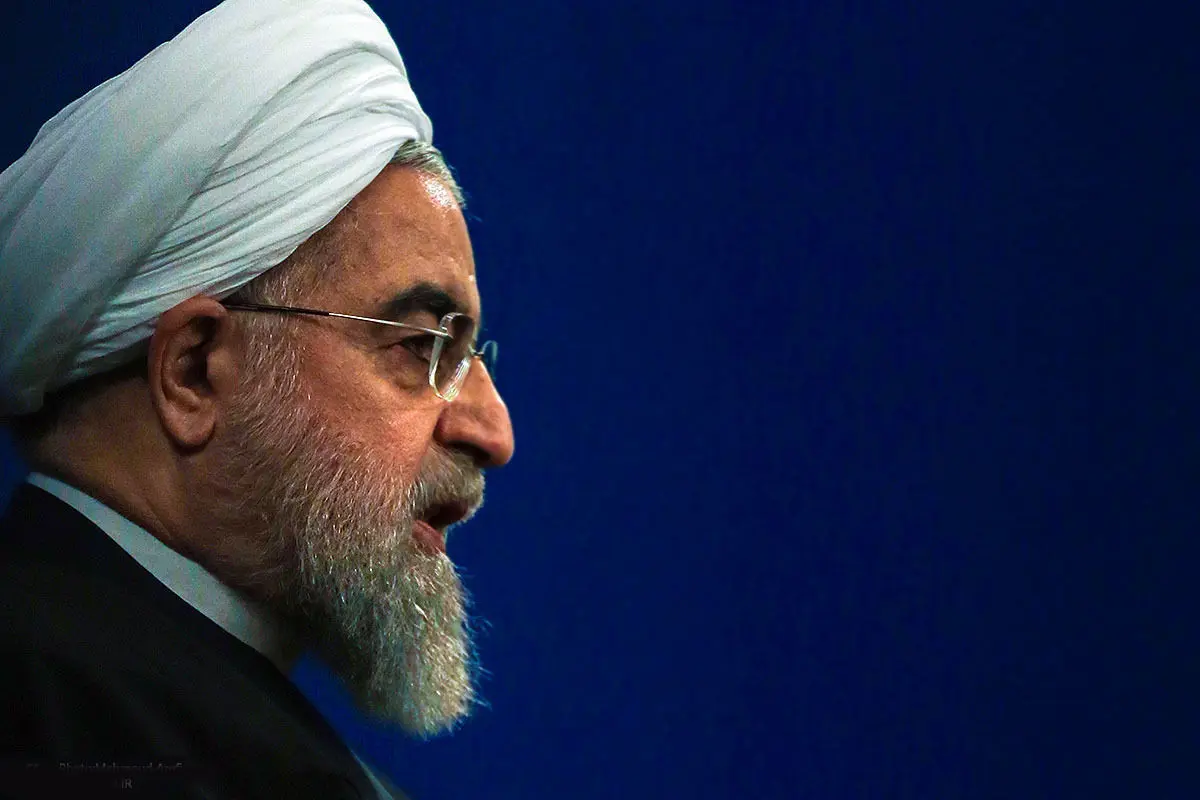 ناگفته‌های روحانی: عده‌ای تصمیم گرفتند، دولت را زمین بزنند!