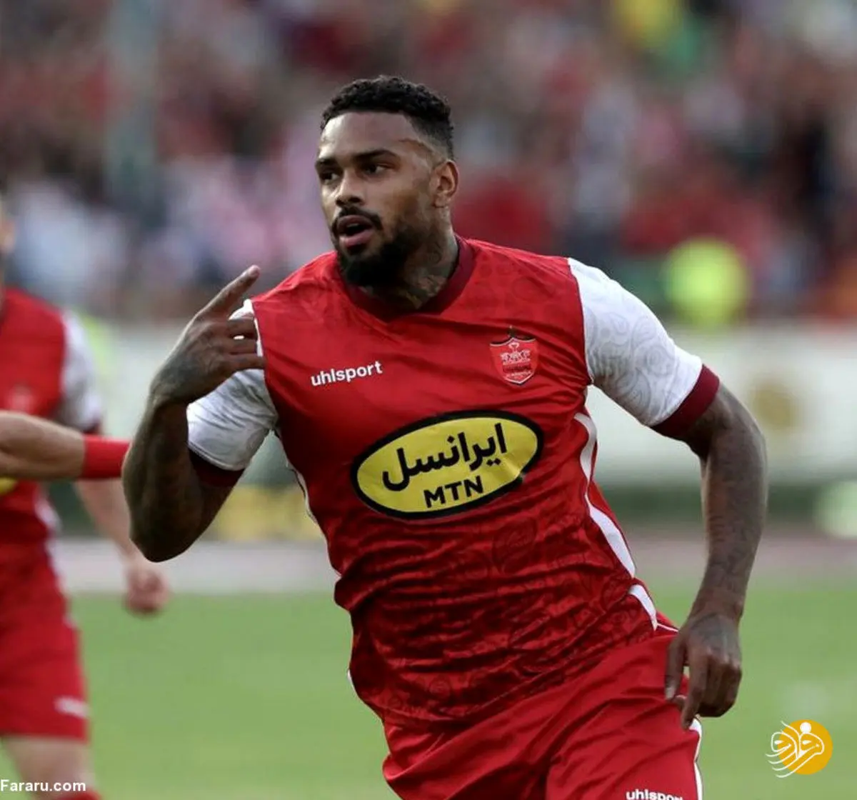خیز مهاجم هلندی پرسپولیسی‌ها برای کسب آقای گلی لیگ