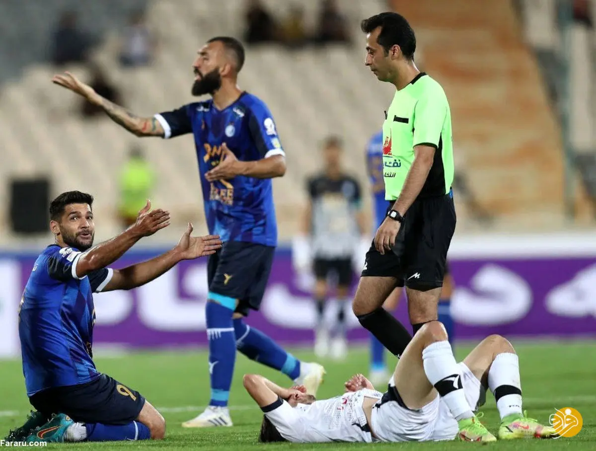 اعتراض آبی‌پوشان به قضاوت داور بازی استقلال ـ پیکان