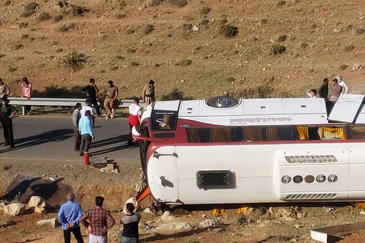 ۱۵ مصدوم در حادثه واژگونی خودروی زائران در عراق
