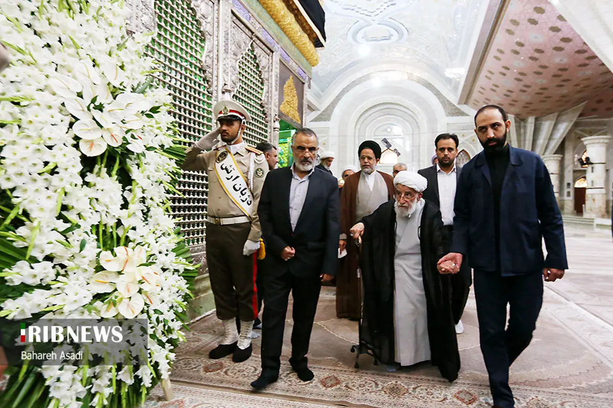 (تصاویر) حضور آیت الله جنتی در مرقد امام راحل