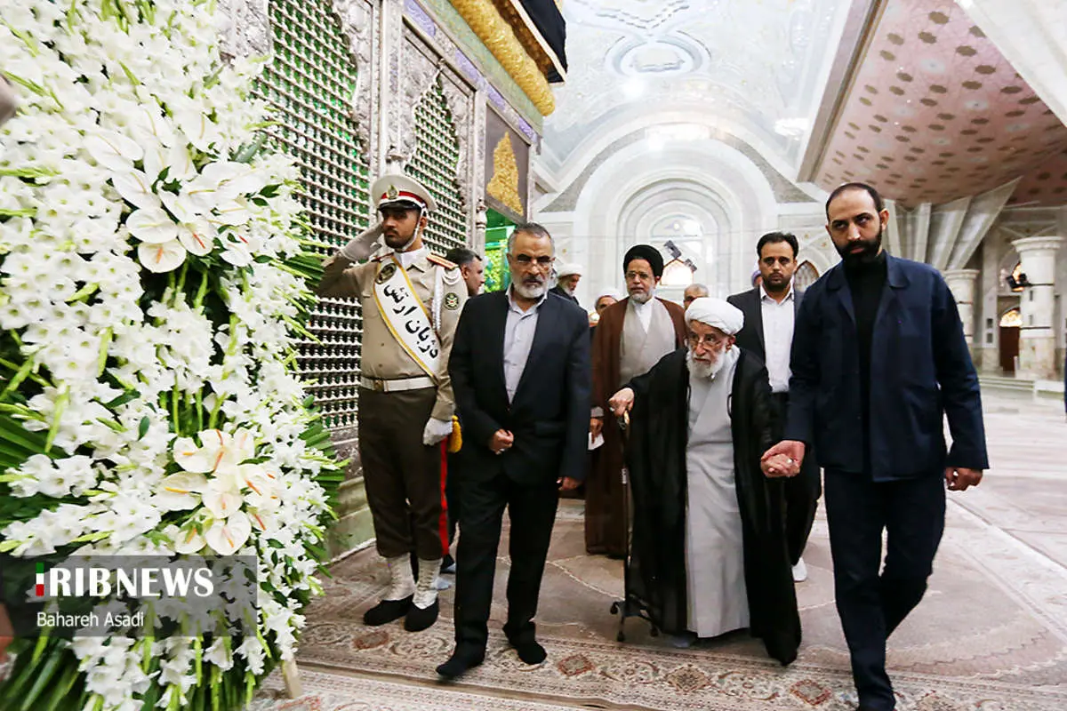 (تصاویر) حضور آیت الله جنتی در مرقد امام راحل