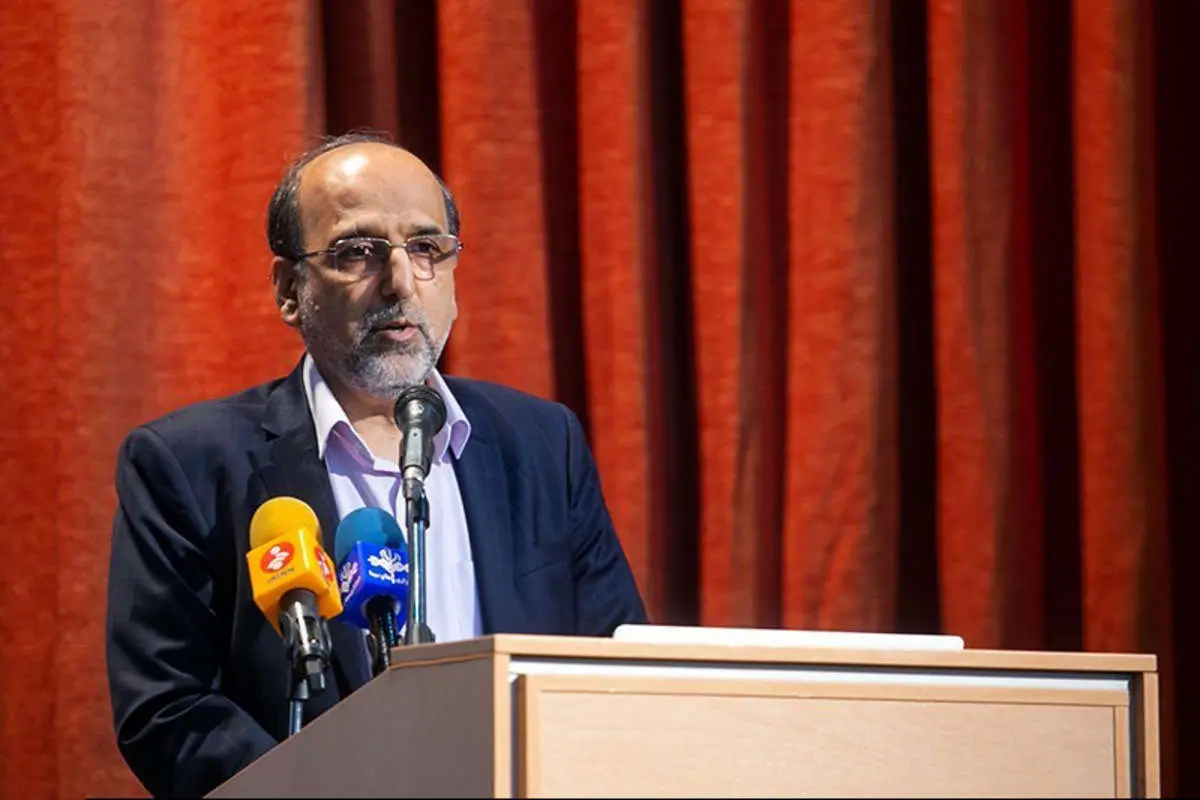 رئیس دانشگاه امیرکبیر: ساخت هواپیمای ۷۲ نفره، شدنی است
