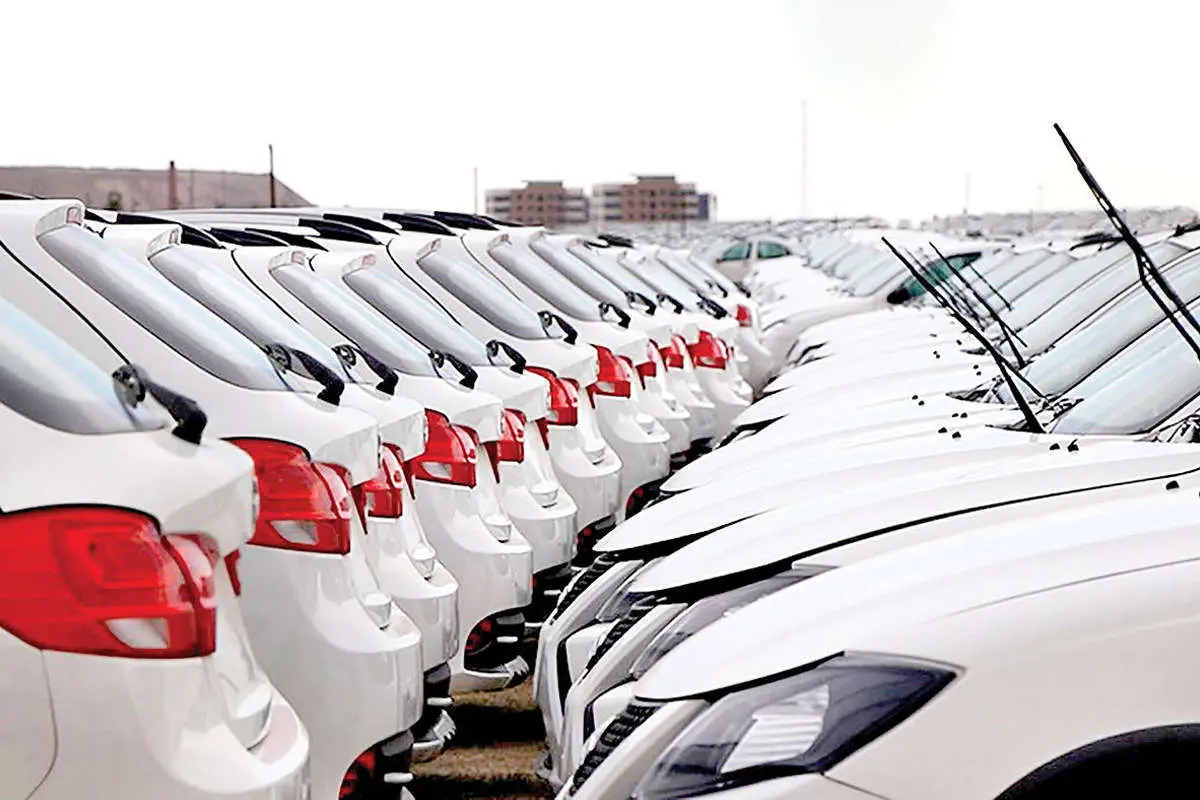 بازار خودرو در تعلیق