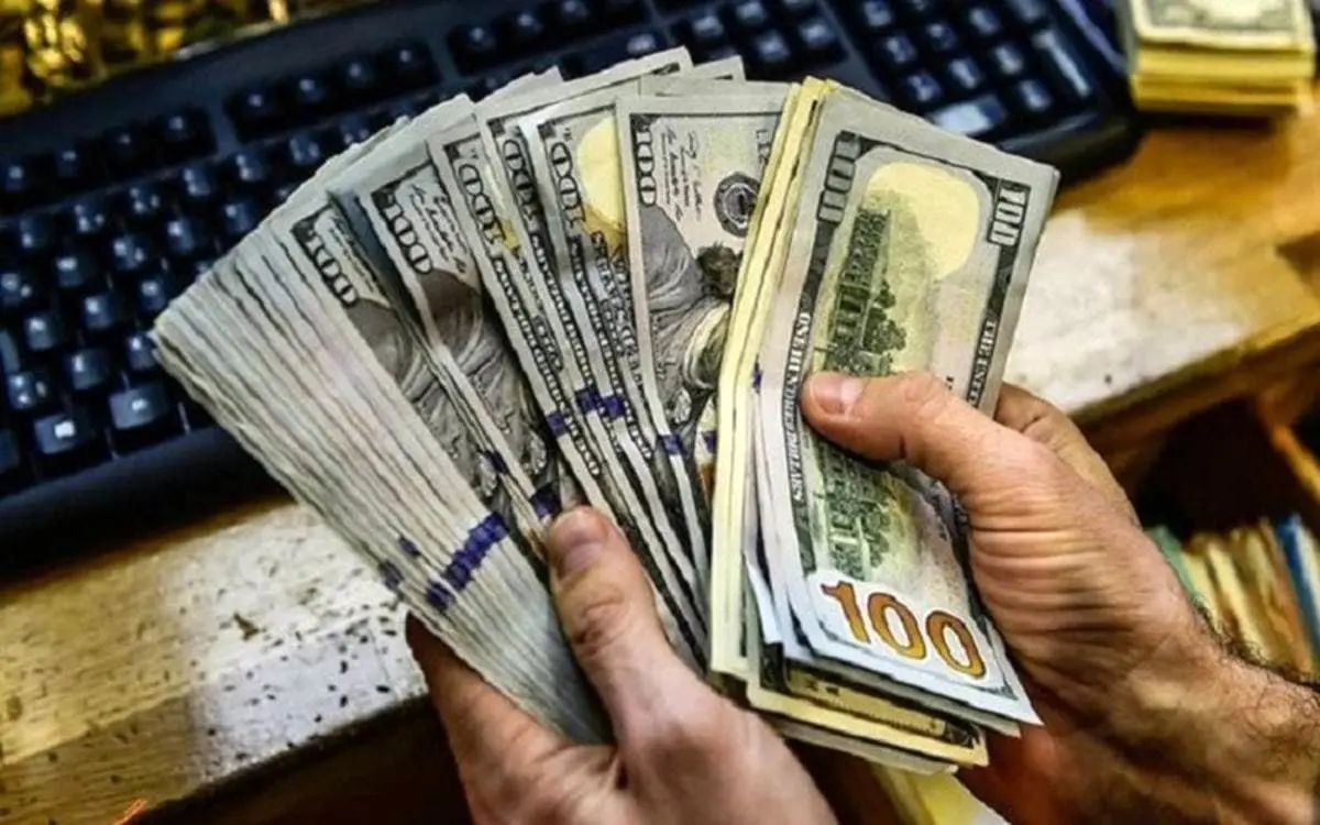 ترمز دلار با علامت آژانس