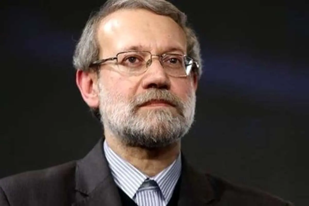تصویری متفاوت از حضور علی لاریجانی در راهپیمایی اربعین
