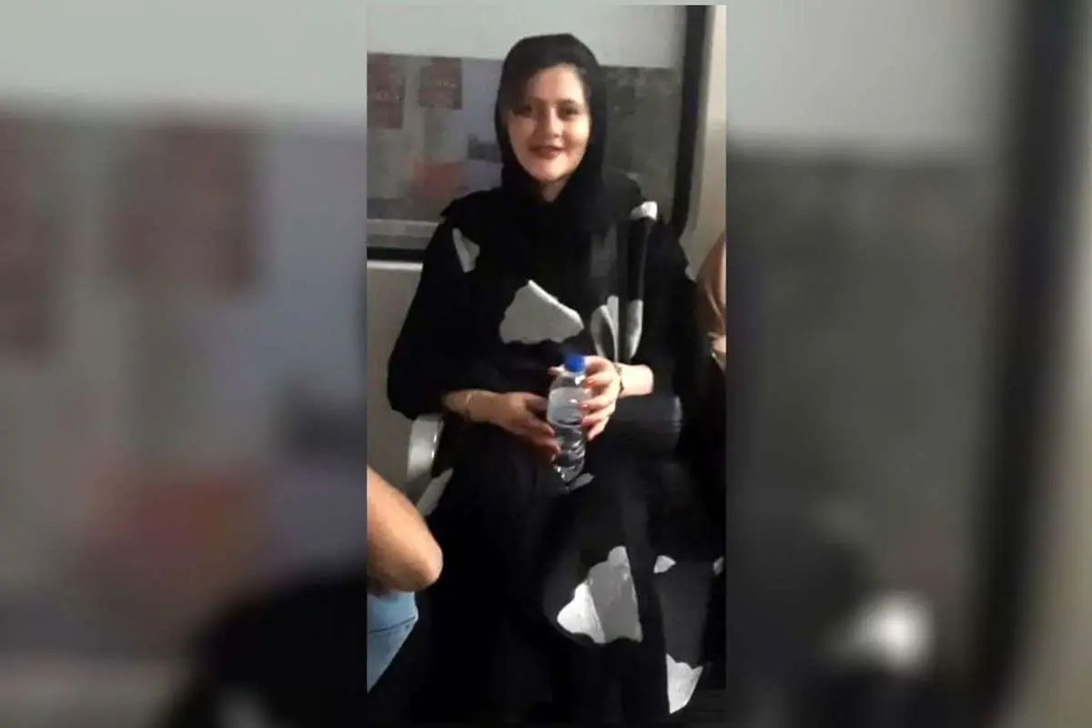 (عکس) بهت و اندوه خانواده مهسا امینی در آرامستان آیچی سقز