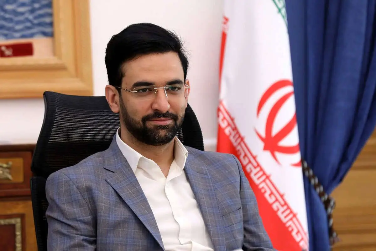 واکنش تند آذری جهرمی به توییت عجیب میرسلیم