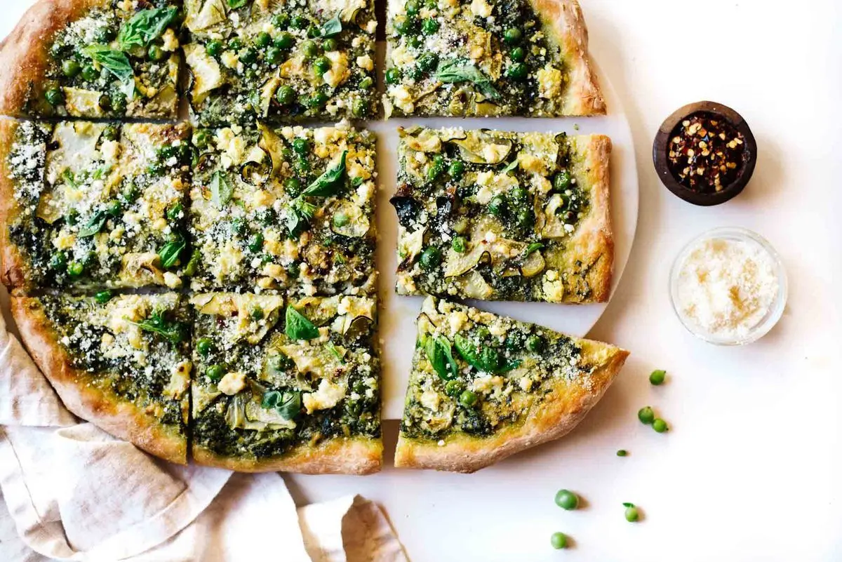 طرز تهیه پیتزا پستو + آموزش یک خمیر پیتزا نرم و عالی