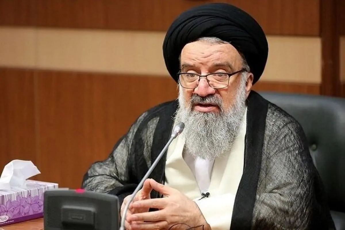 احمد خاتمی: به دروغ می‌گویند جمهوریت پس از امام کم رنگ شد