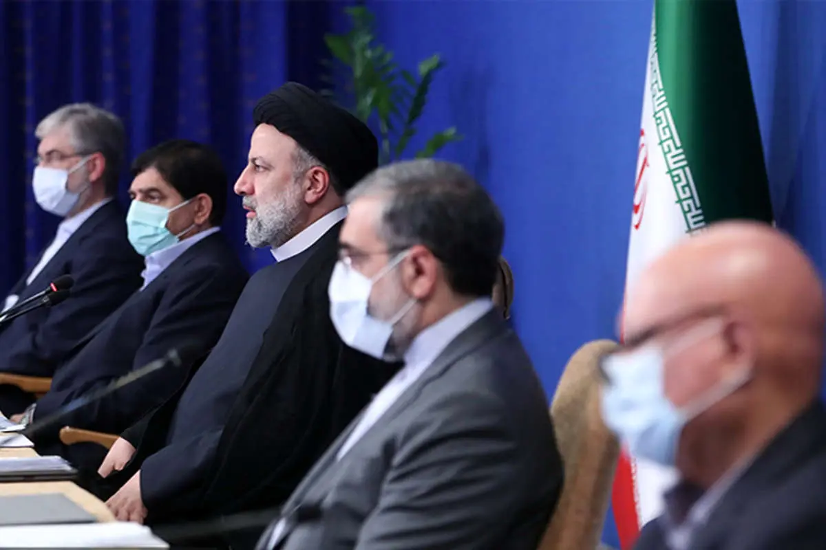 روزنامه دولت: مگر رئیسی ماشین امضاست که برجام را امضا کند؟