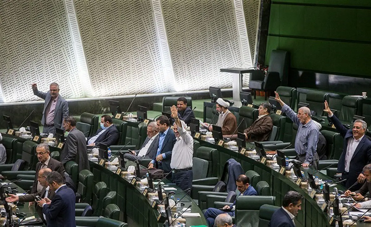 نماینده مجلس: بگذارید جوانان حسینی طومار ⁧اغتشاشگران ⁩را بپیچند!