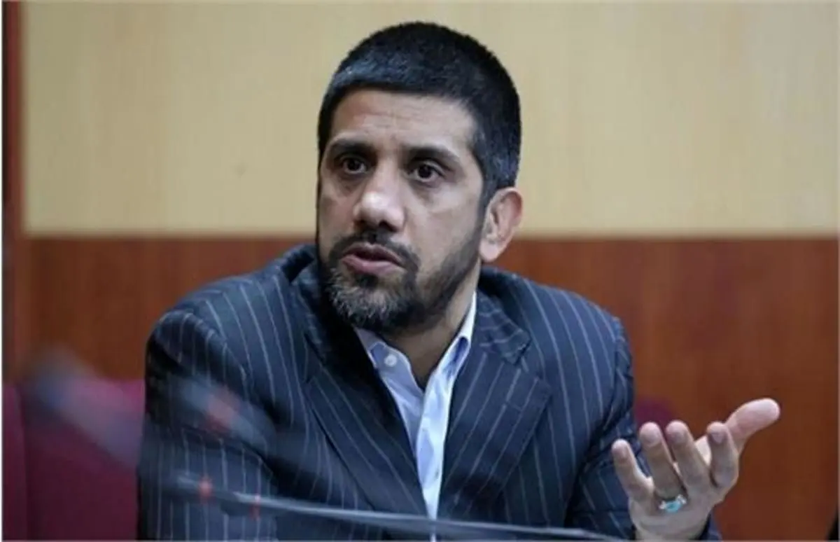 (ویدئو) دبیر: مهسا امینی ناموس ما بود اما هر موضوعی را نباید کف خیابان برد
