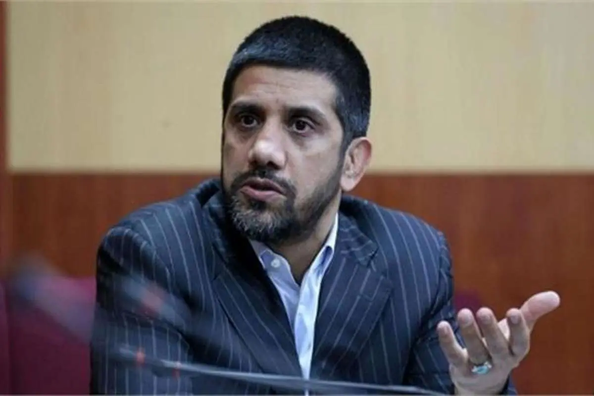 (ویدئو) دبیر: مهسا امینی ناموس ما بود اما هر موضوعی را نباید کف خیابان برد
