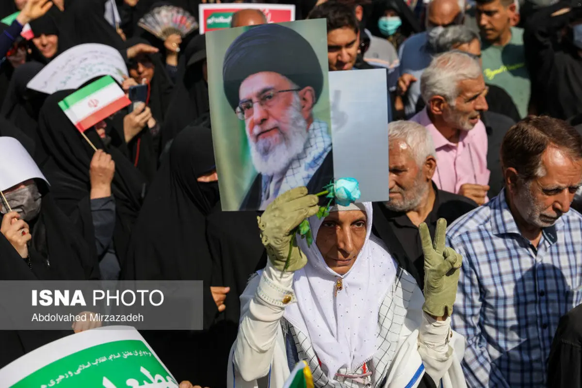 (تصاویر) راهپیمایی بعد از نماز جمعه تهران در اعتراض به حوادث اخیر