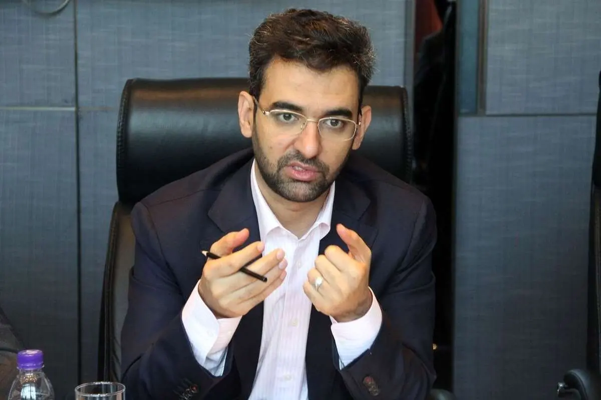 آذری جهرمی: آمریکا بجای اقدامات نمایشی «فناتحریم» را متوقف کند