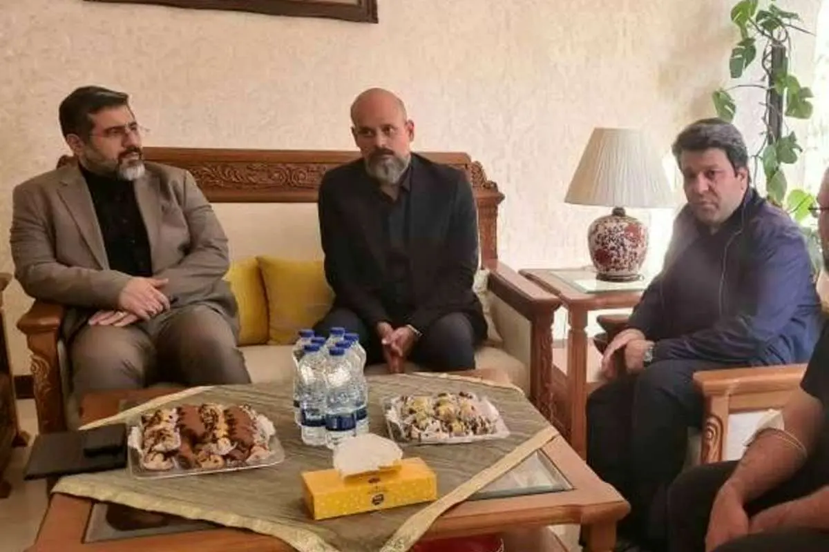 حضور وزیر ارشاد در منزل امین تارخ