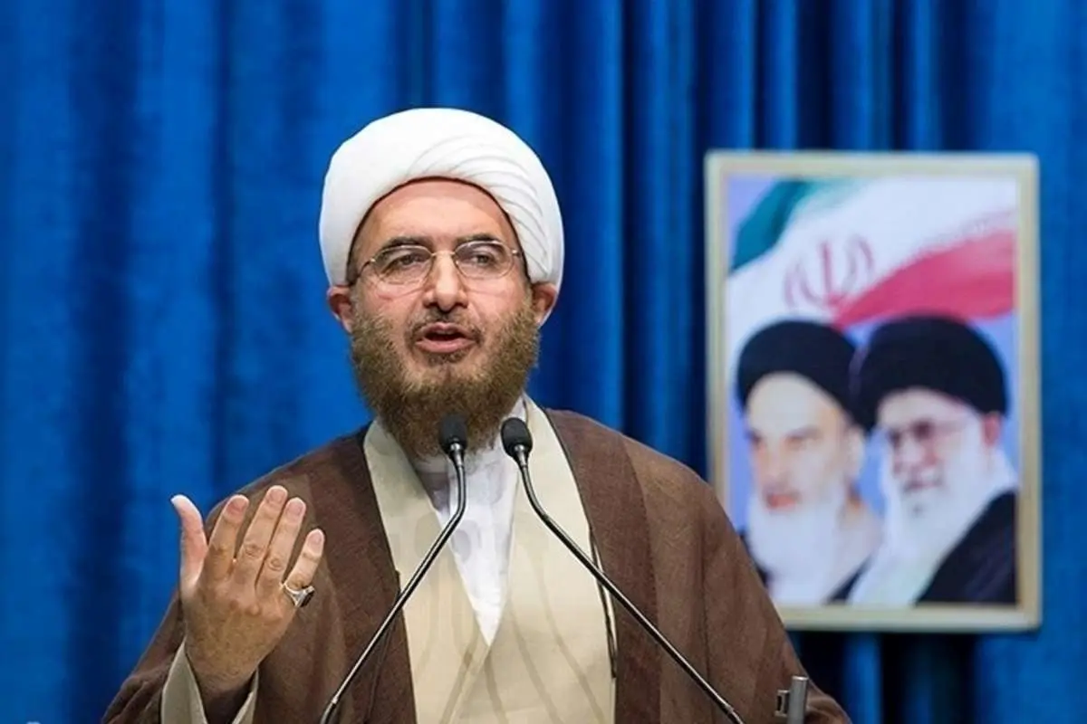 امام جمعه تهران: خواص بیمروت که با پول ملت چهره شدند، توبه کنند