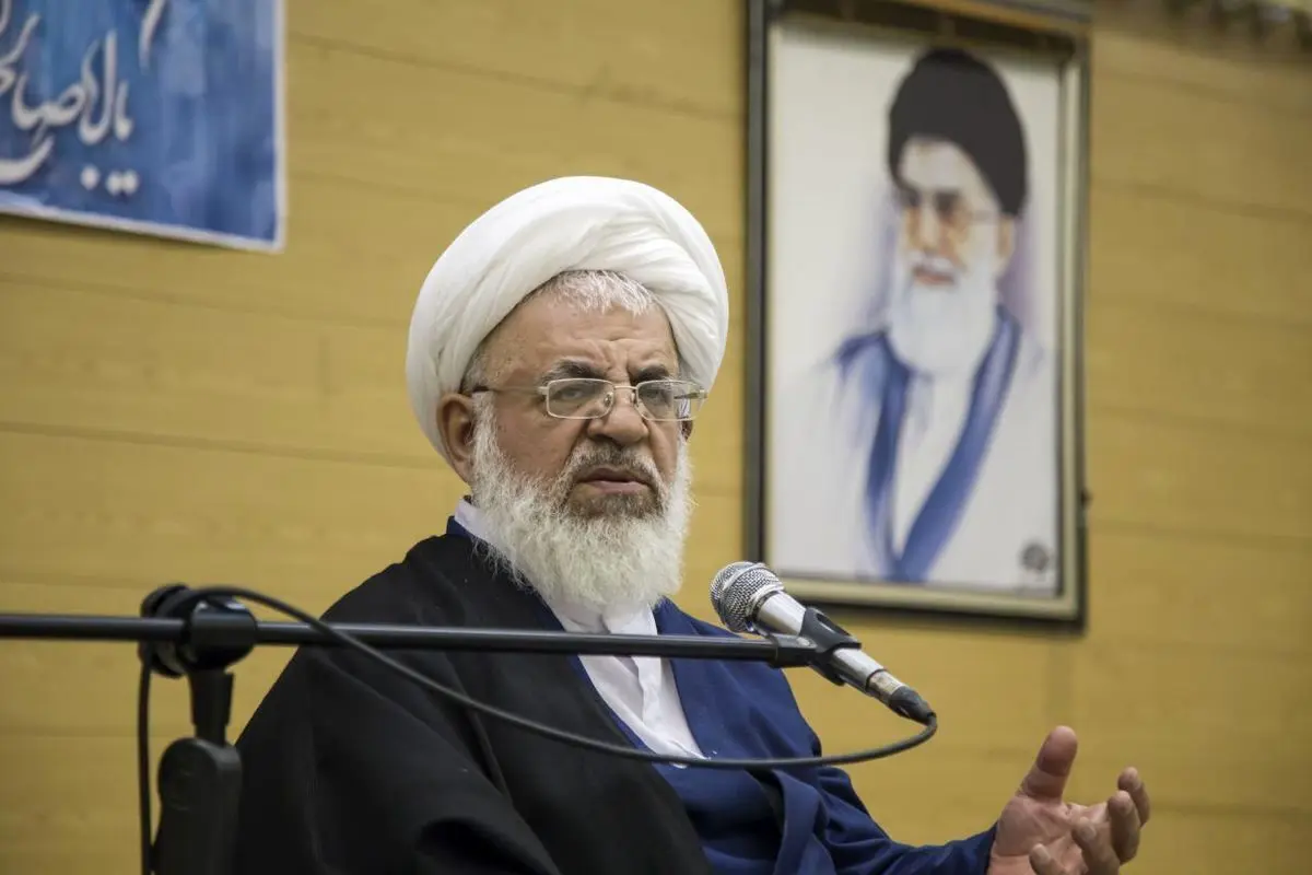 امام جمعه یزد: از رأفت و ملایمت پلیس سوء استفاده کرده‌‌‌اند