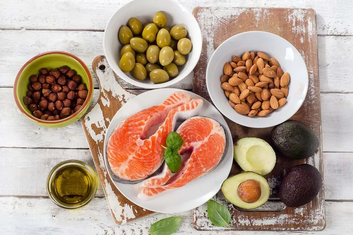 کدام غذاها منابع چربیهای ترانس هستند؟