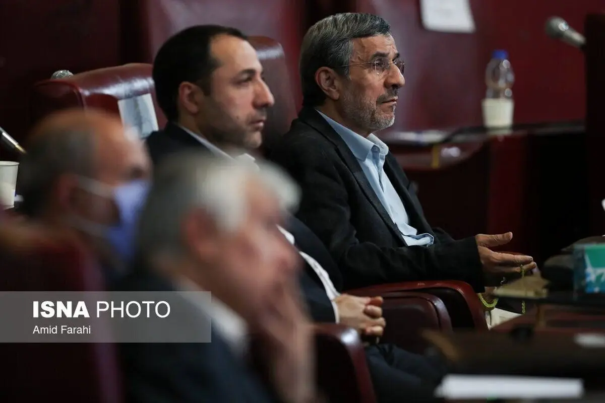 (تصاویر) احمدی‌نژاد در مجمع تشخیص مصلحت نظام
