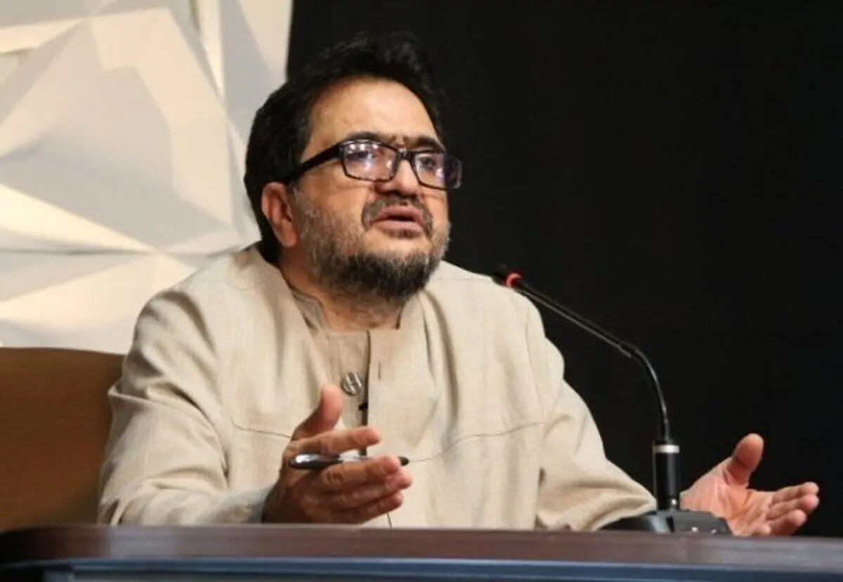 (ویدئو) تفسیر جنسی کارشناس تلویزیون از شعار «زن، زندگی، آزادی»