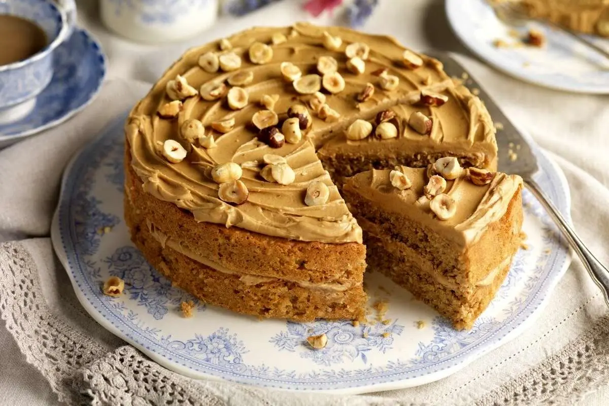 طرز تهیه کیک قهوه + آموزش کرم روی کیک