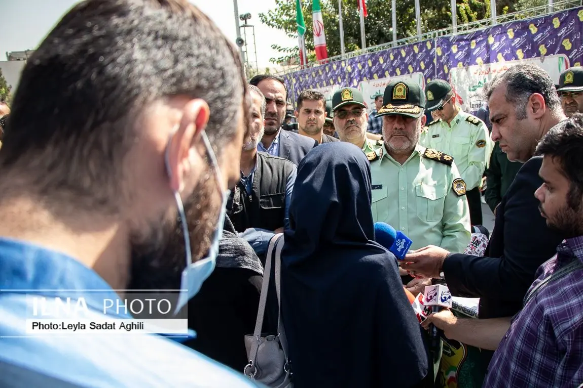 (عکس) فرمانده نیروی انتظامی گوش یک سارق را پیچاند