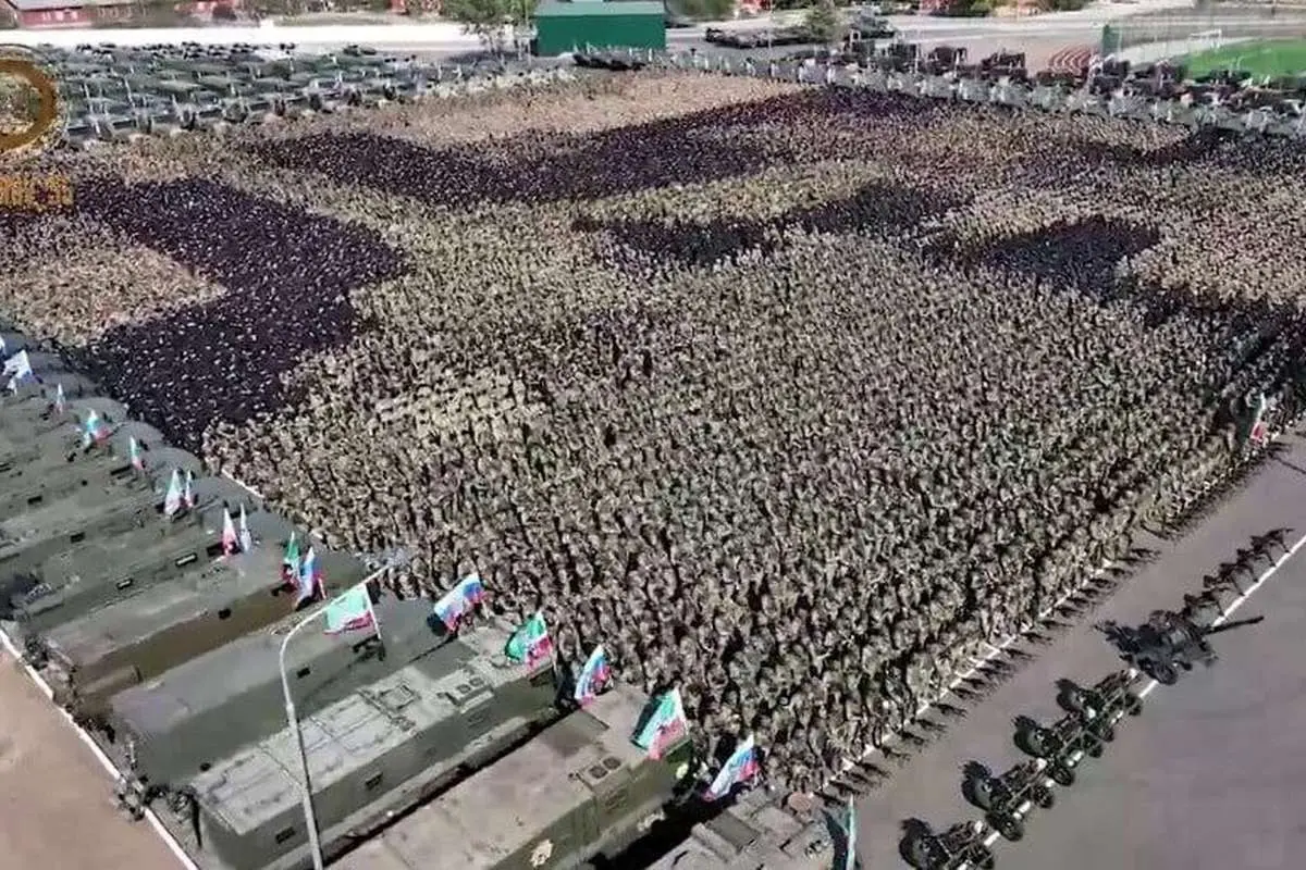 (ویدئو) ۲۰ هزار جنگجوی چچنی در جشن تولد پوتین!
