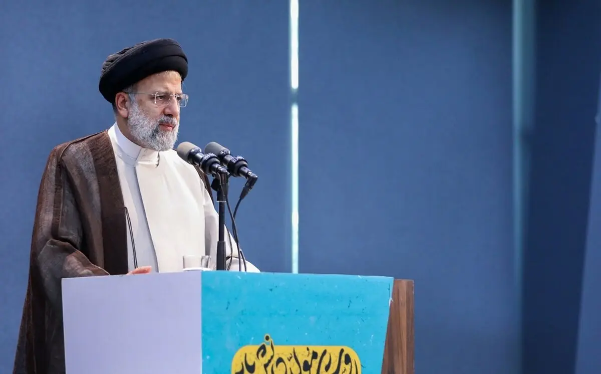روزنامه دولت: رئیسی به معترضان نگفت «مگس»