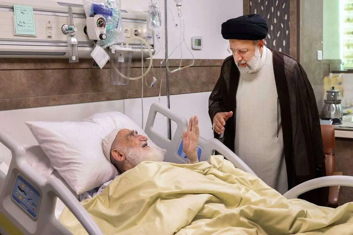 (تصاویر) عیادت رئیسی از آیت‌الله نوری همدانی
