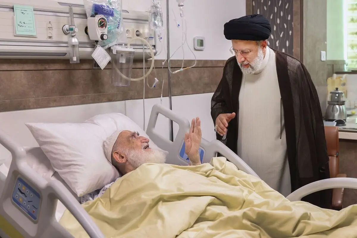 (تصاویر) عیادت رئیسی از آیت‌الله نوری همدانی