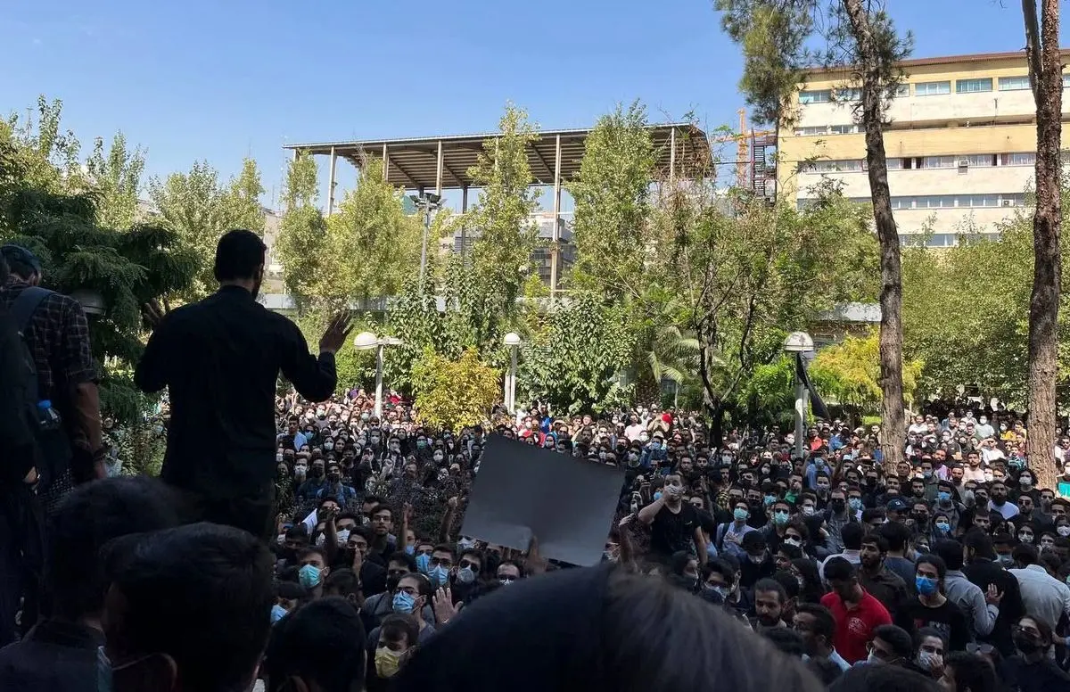 روزنامه ایران: جماعتی که در خیابانند، اغتشاشگران بدون رهبرند